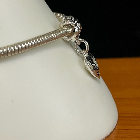 💕 3/$10 Key To My Heart Sliding Charm - Picture 5 of 5